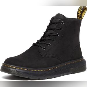 Dr Martens Crewson Chukka Lace Up Leather Boots EUC